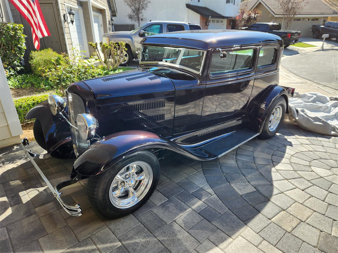 Ford-Victoria-1931-Burgundy-Tan