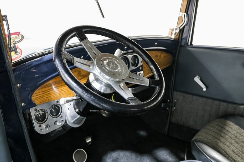 Ford-Victoria-1932-BLUE-Blue-23