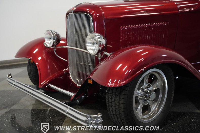 Ford-Victoria-1932-Burgundy-Dark-Gray-11