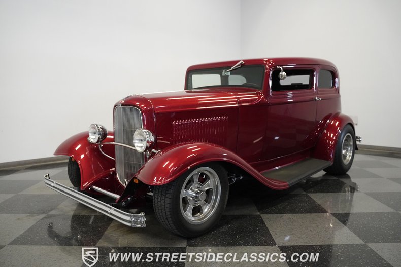 Ford-Victoria-1932-Burgundy-Dark-Gray-12