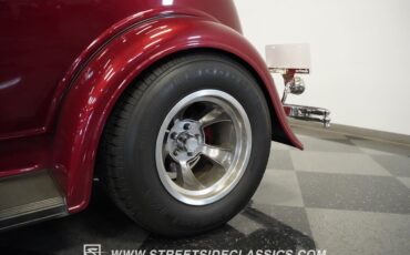 Ford-Victoria-1932-Burgundy-Dark-Gray-15