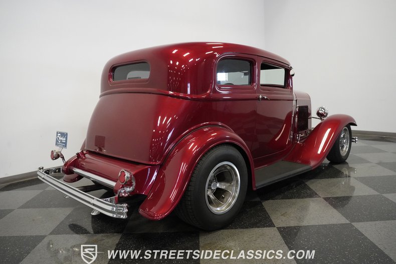 Ford-Victoria-1932-Burgundy-Dark-Gray-31