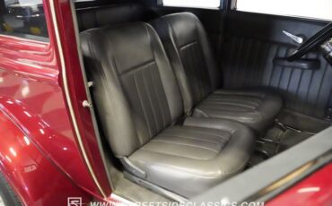 Ford-Victoria-1932-Burgundy-Dark-Gray-33