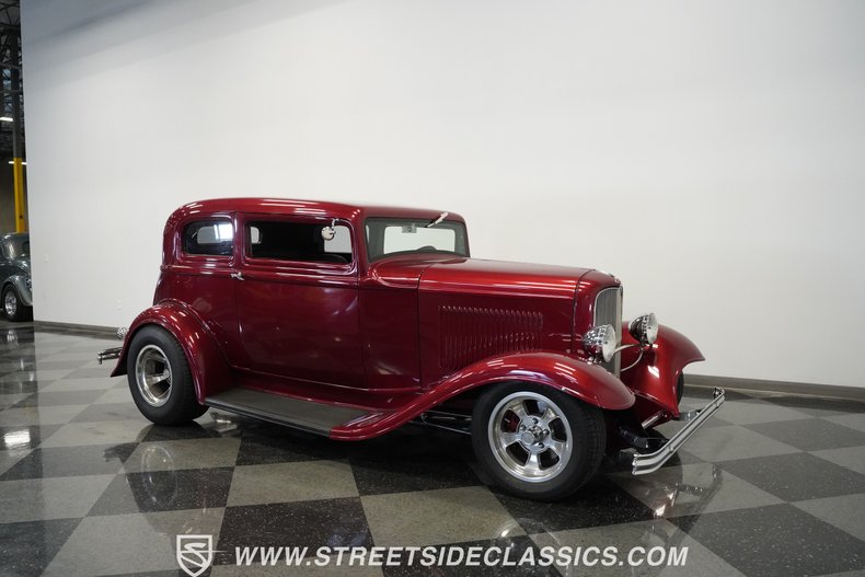 Ford-Victoria-1932-Burgundy-Dark-Gray-34