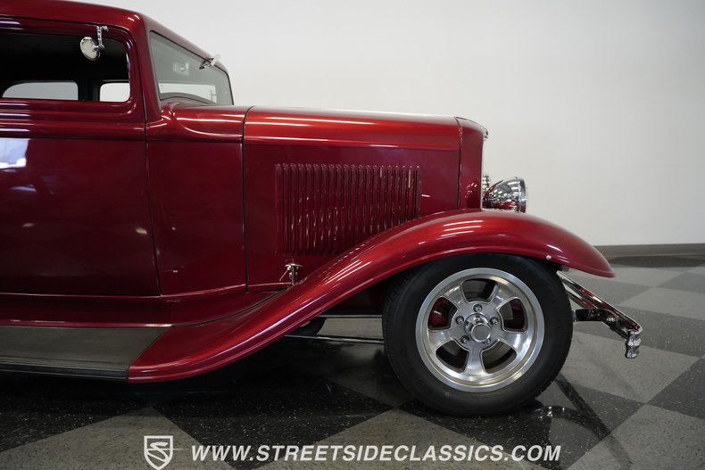 Ford-Victoria-1932-Burgundy-Dark-Gray-38