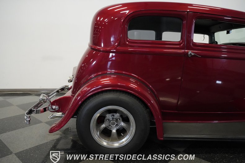 Ford-Victoria-1932-Burgundy-Dark-Gray-40