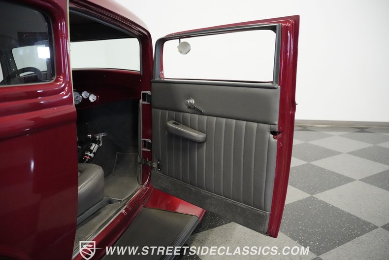 Ford-Victoria-1932-Burgundy-Dark-Gray-42