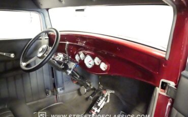 Ford-Victoria-1932-Burgundy-Dark-Gray-44