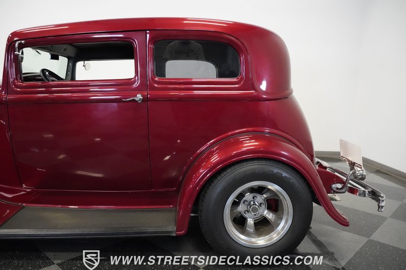 Ford-Victoria-1932-Burgundy-Dark-Gray-8
