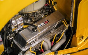 Ford-Victoria-1933-Gold-Gray-12