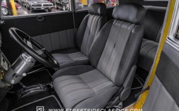 Ford-Victoria-1933-Gold-Gray-49