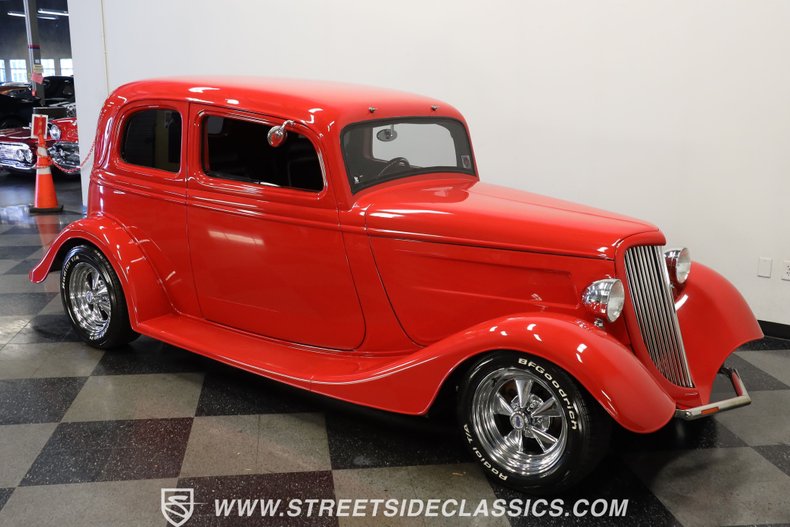 Ford-Victoria-1933-Red-Black-ampamp-Red-16
