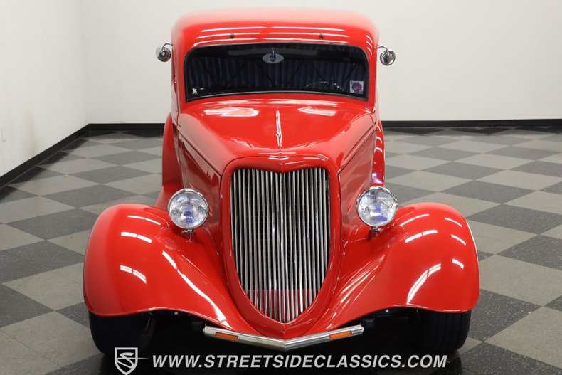 Ford-Victoria-1933-Red-Black-ampamp-Red-18