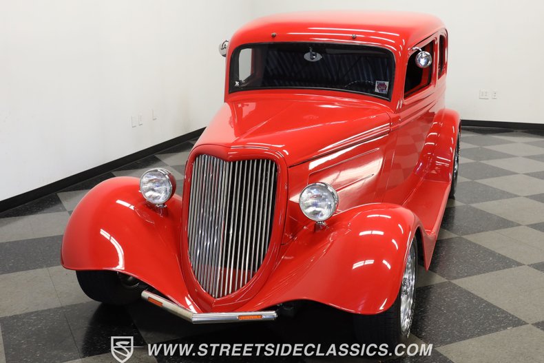 Ford-Victoria-1933-Red-Black-ampamp-Red-19