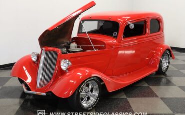 Ford-Victoria-1933-Red-Black-ampamp-Red-2