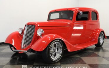 Ford-Victoria-1933-Red-Black-ampamp-Red-23