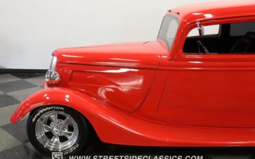 Ford-Victoria-1933-Red-Black-ampamp-Red-25