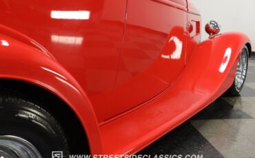 Ford-Victoria-1933-Red-Black-ampamp-Red-29
