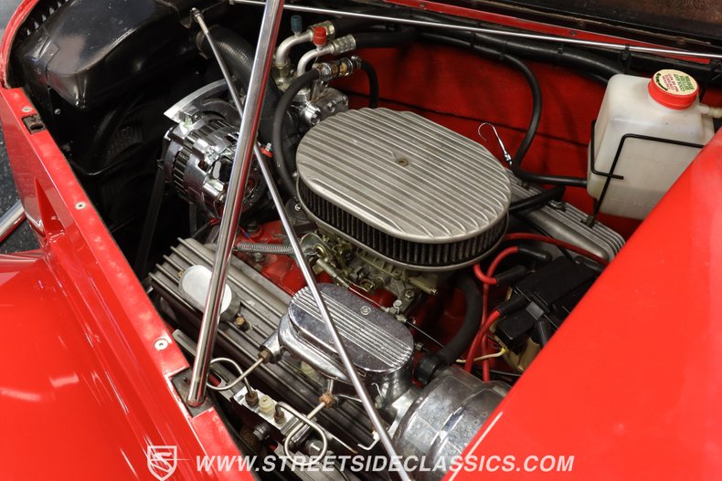 Ford-Victoria-1933-Red-Black-ampamp-Red-3