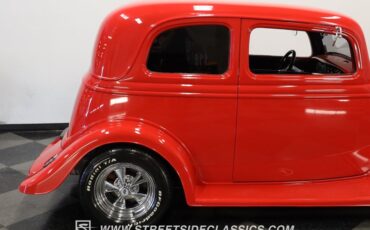 Ford-Victoria-1933-Red-Black-ampamp-Red-30