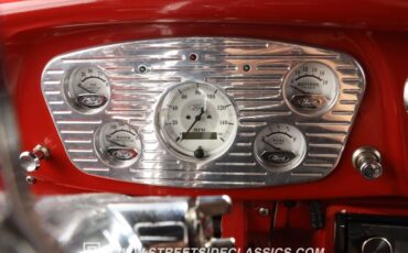 Ford-Victoria-1933-Red-Black-ampamp-Red-34