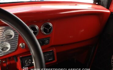 Ford-Victoria-1933-Red-Black-ampamp-Red-38
