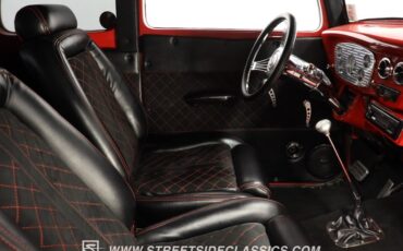 Ford-Victoria-1933-Red-Black-ampamp-Red-41