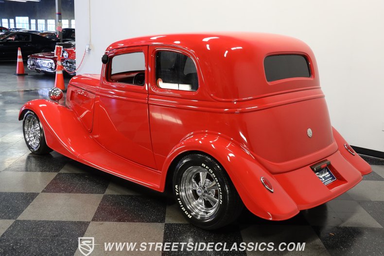 Ford-Victoria-1933-Red-Black-ampamp-Red-9