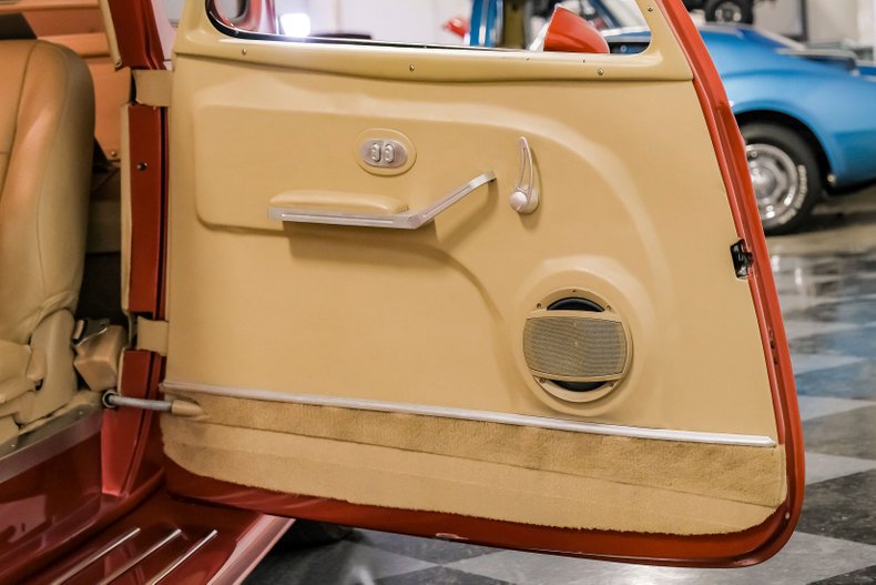 Ford-Victoria-1933-Tangerine-Orange-Doe-Skin-Tan-39
