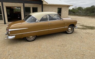 Ford-Victoria-1951-GoldBronze-Beige-3