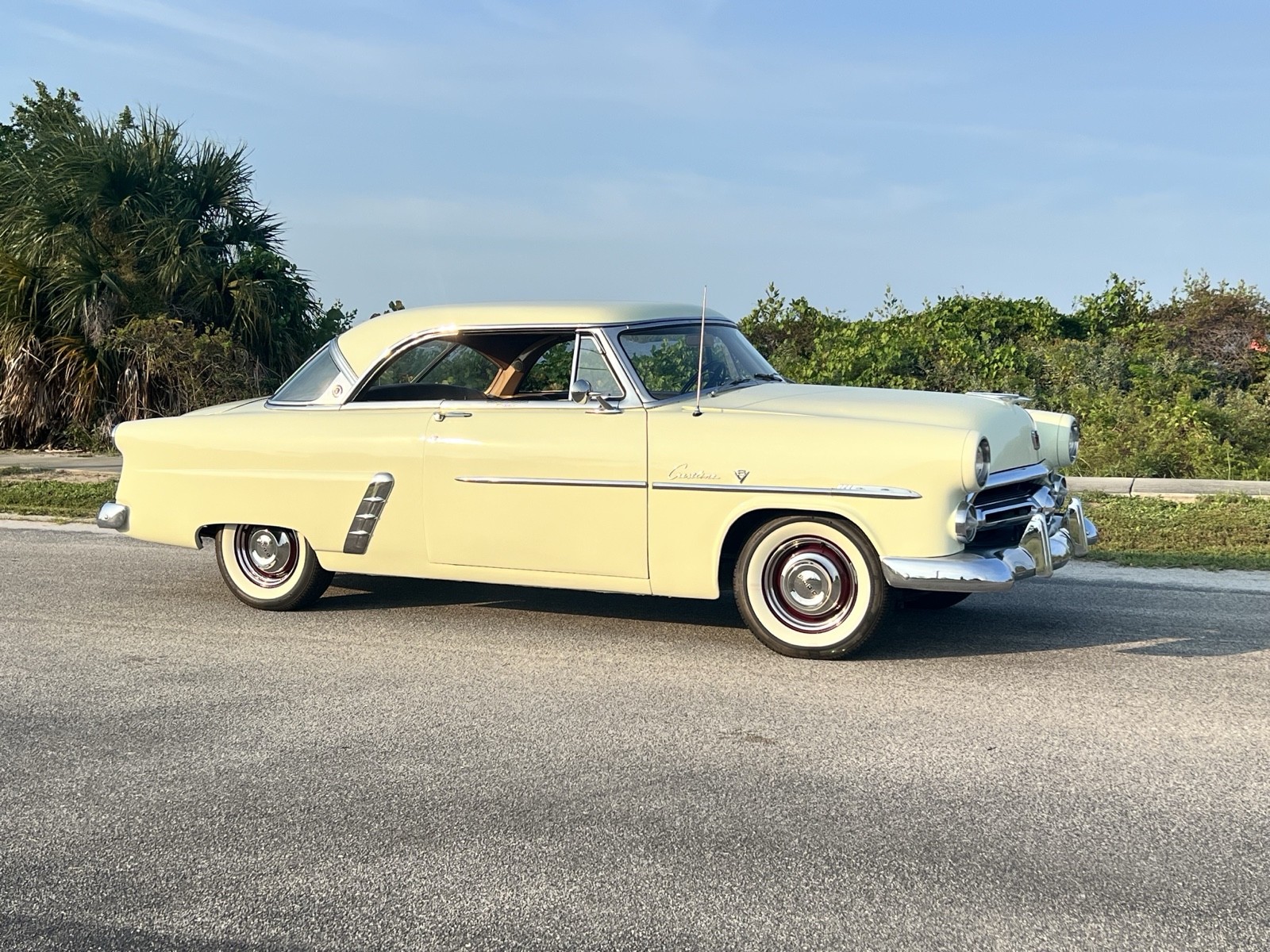 Ford-Victoria-1952-11
