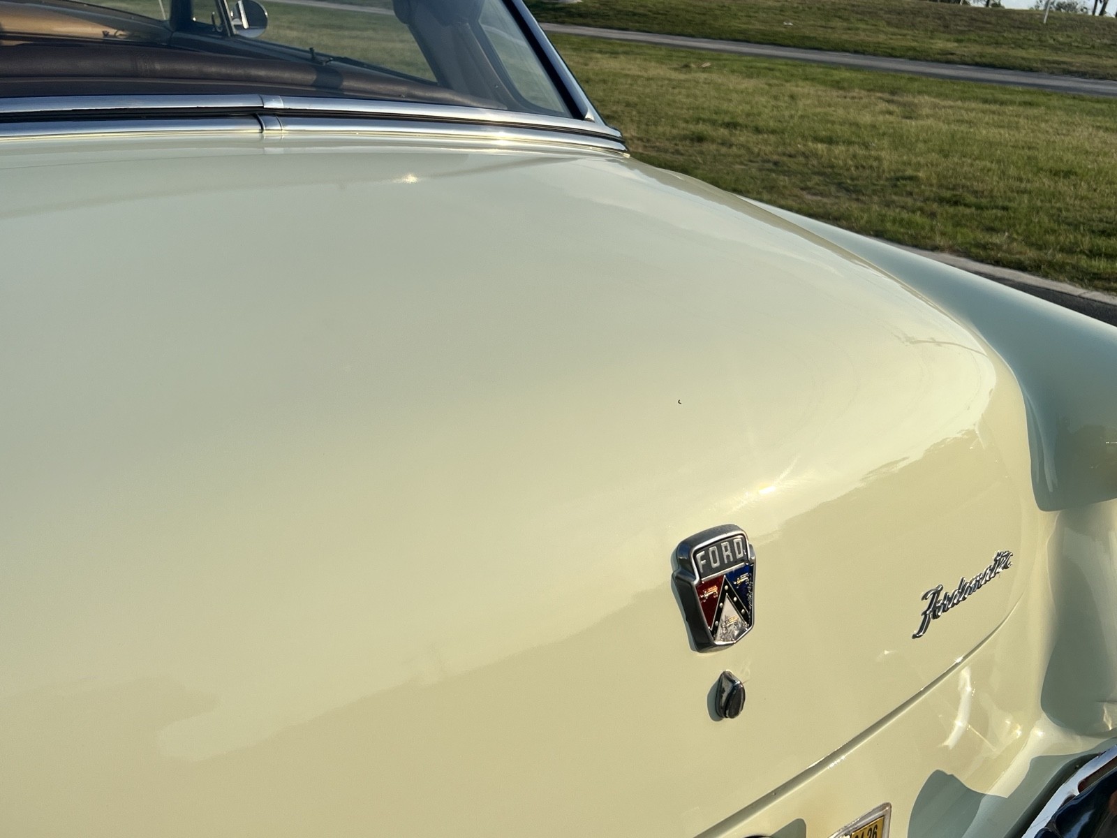 Ford-Victoria-1952-14