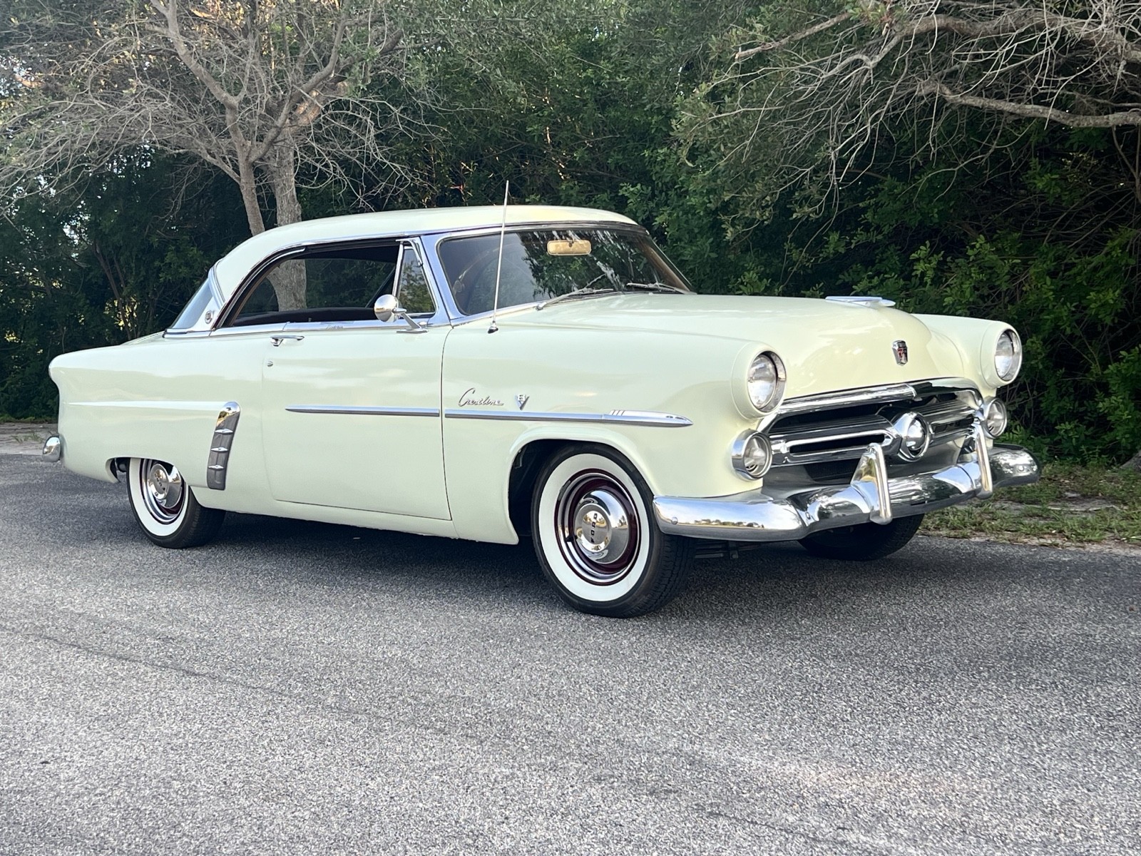 Ford-Victoria-1952-16