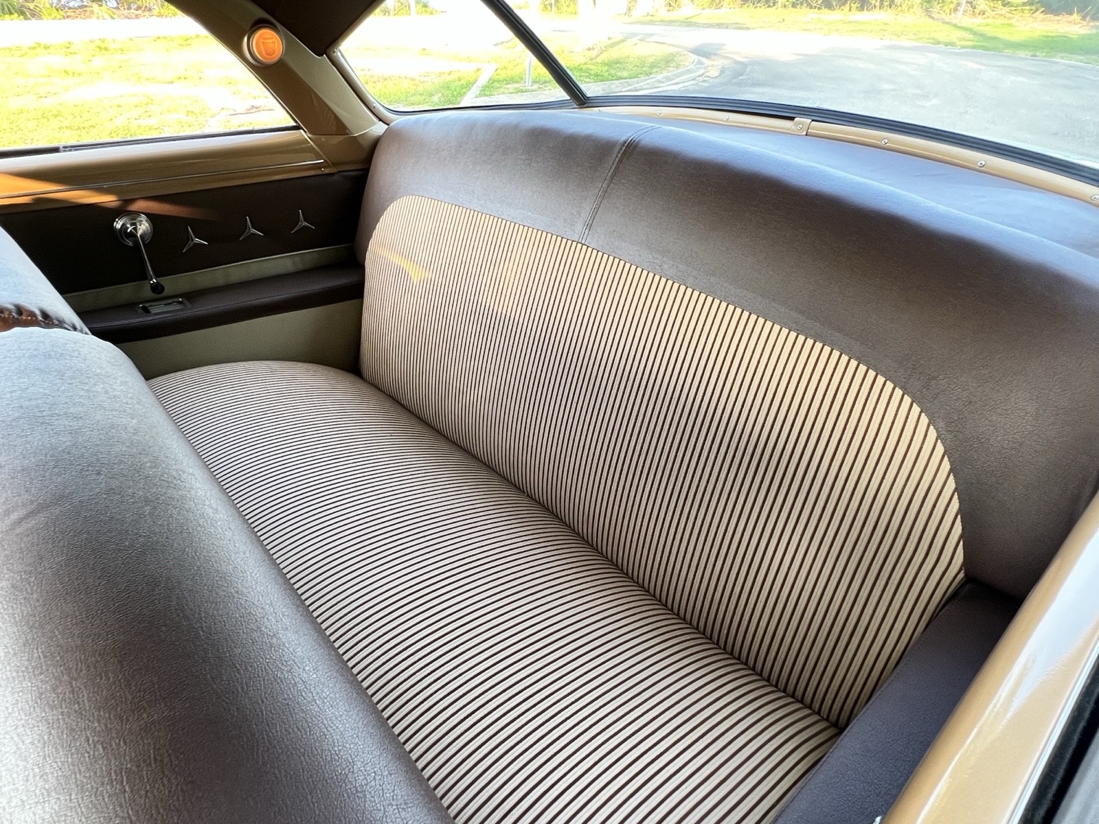 Ford-Victoria-1952-28