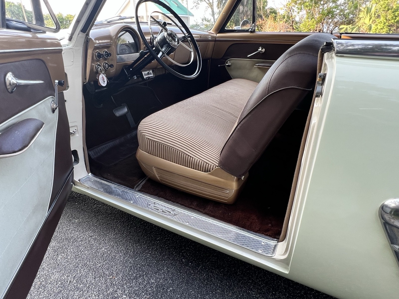 Ford-Victoria-1952-29