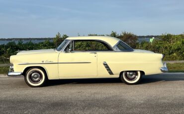 Ford-Victoria-1952-3