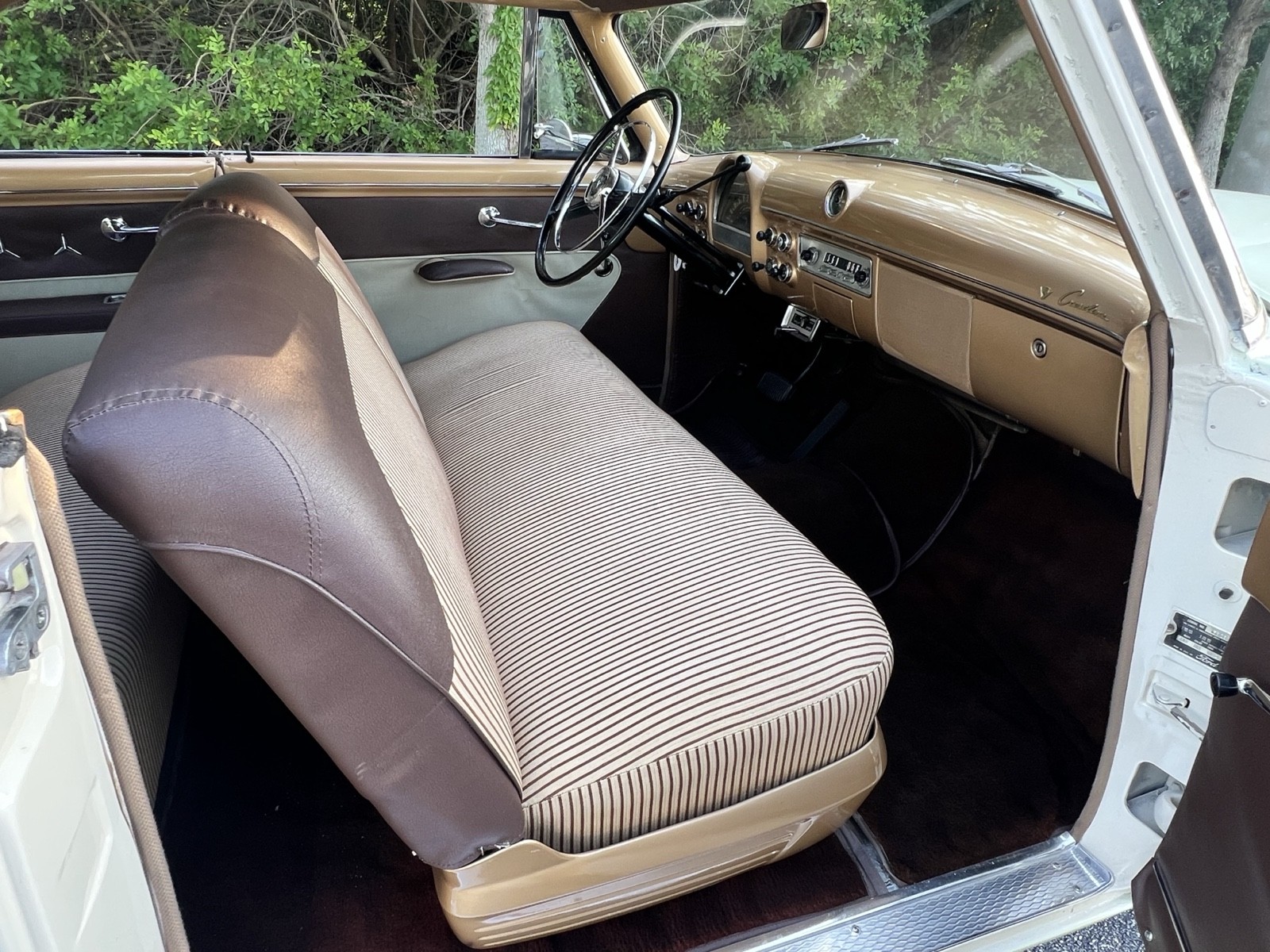 Ford-Victoria-1952-32