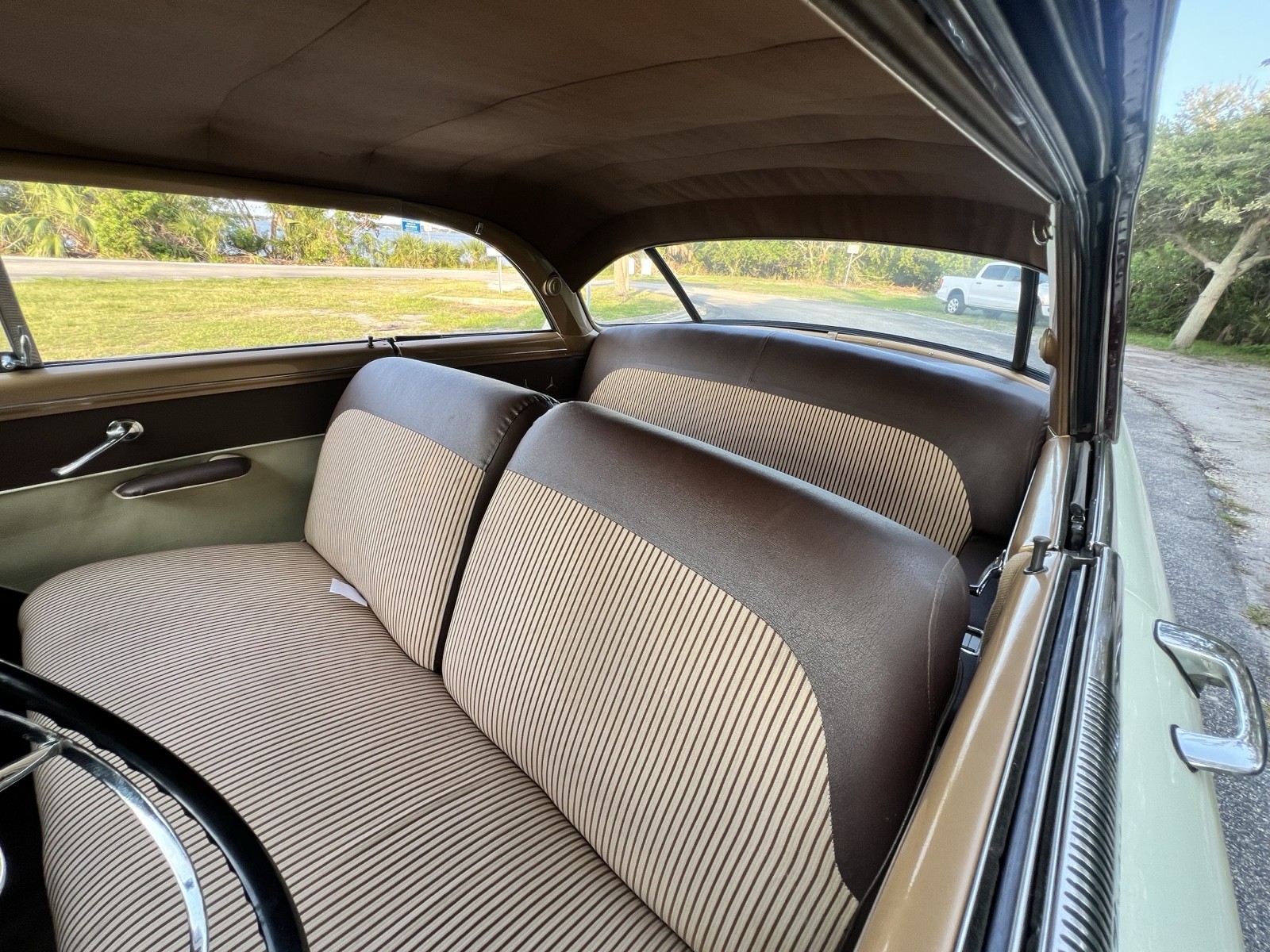 Ford-Victoria-1952-35