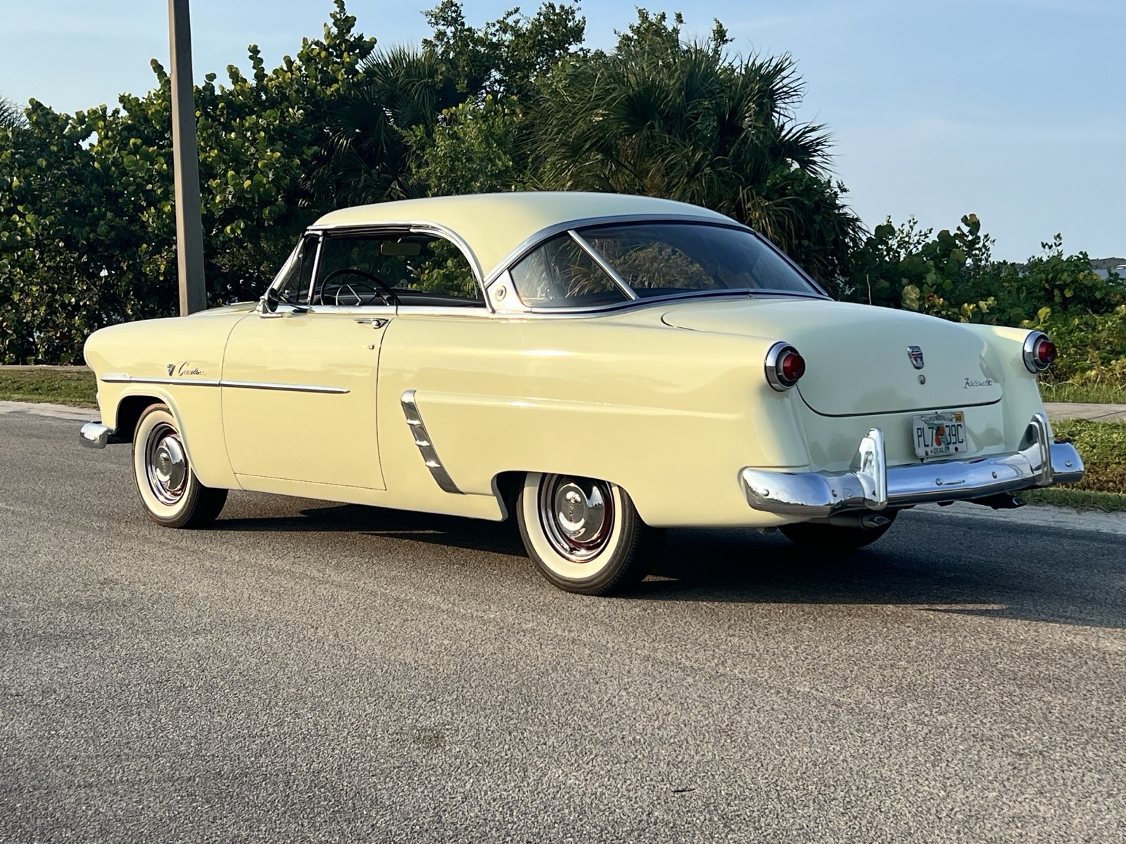 Ford-Victoria-1952-4