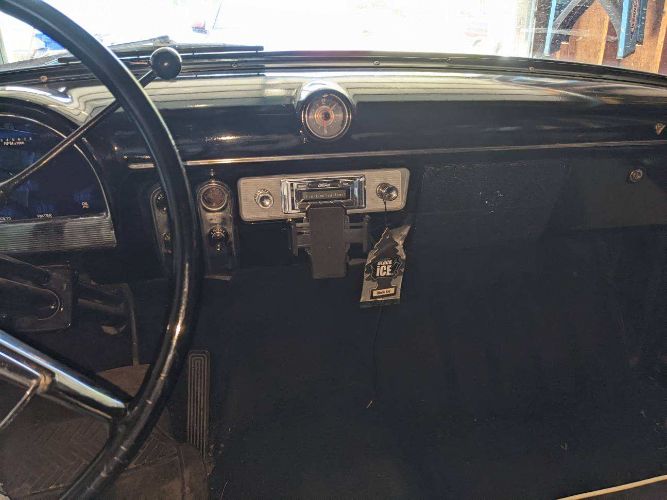 Ford-Victoria-1953-Blue-Black-3