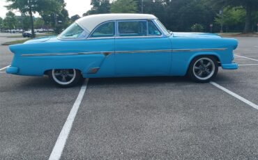 Ford-Victoria-1954-Lagoon-blue-Blue-and-white-2