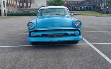 Ford-Victoria-1954-Lagoon-blue-Blue-and-white