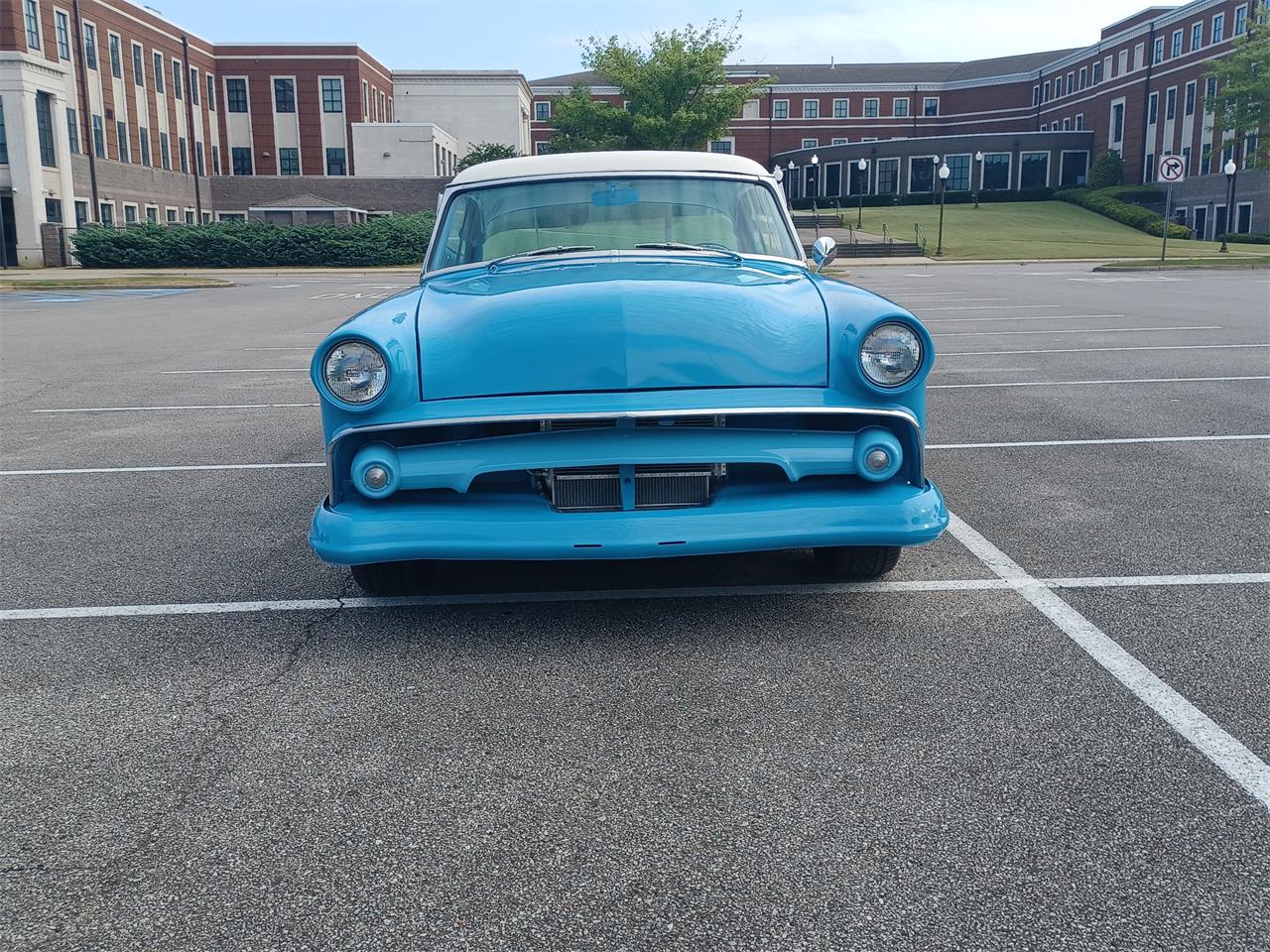 Ford-Victoria-1954-Lagoon-blue-Blue-and-white