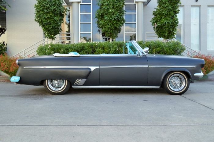 Ford-Victoria-1954-Matte-Black-BlueWhite-23