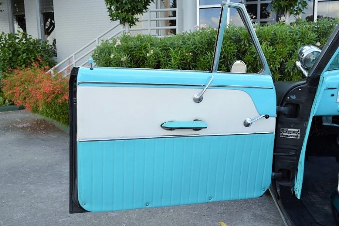 Ford-Victoria-1954-Matte-Black-BlueWhite-28