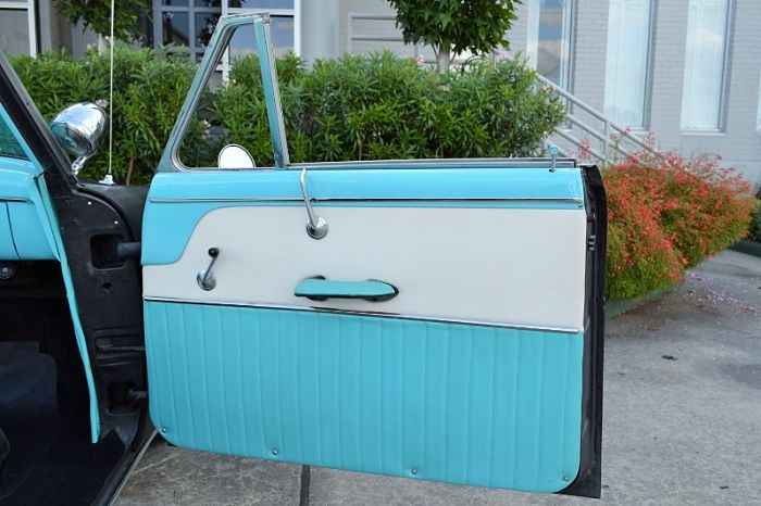 Ford-Victoria-1954-Matte-Black-BlueWhite-29