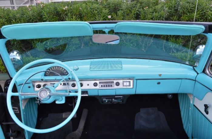Ford-Victoria-1954-Matte-Black-BlueWhite-4