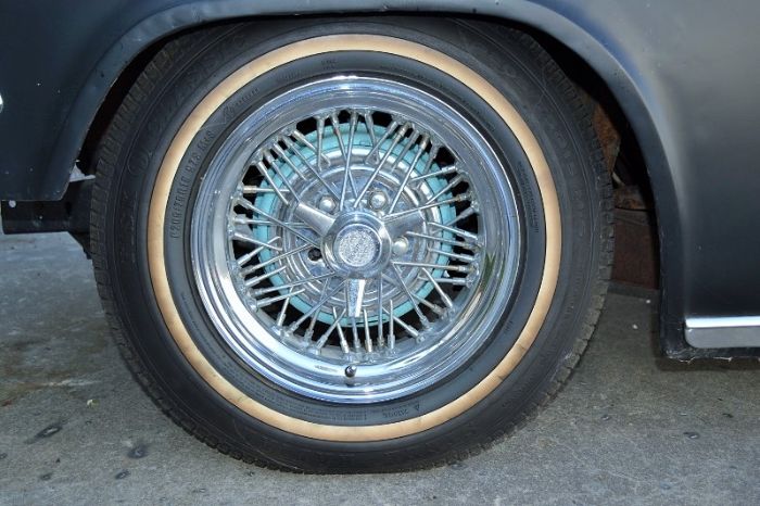 Ford-Victoria-1954-Matte-Black-BlueWhite-9