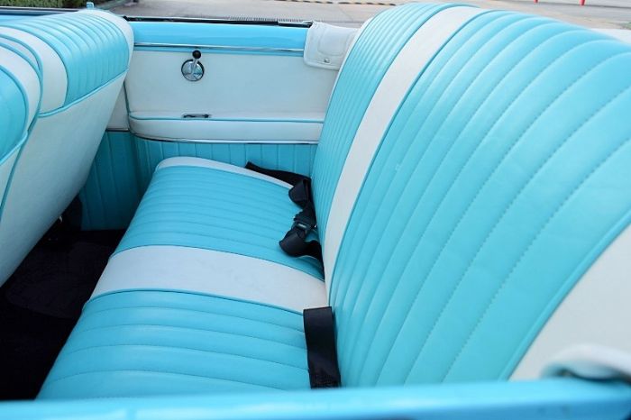 Ford-Victoria-1954-Matte-Black-BlueWhite