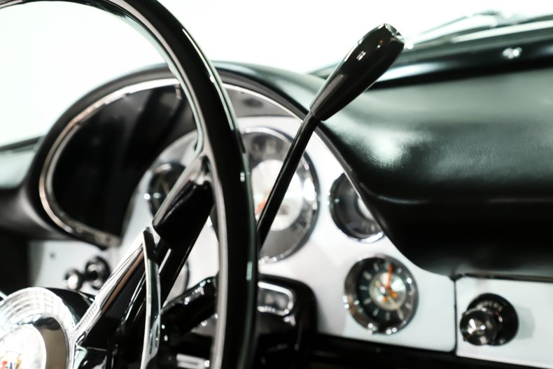 Ford-Victoria-1956-Raven-Black-Black-13